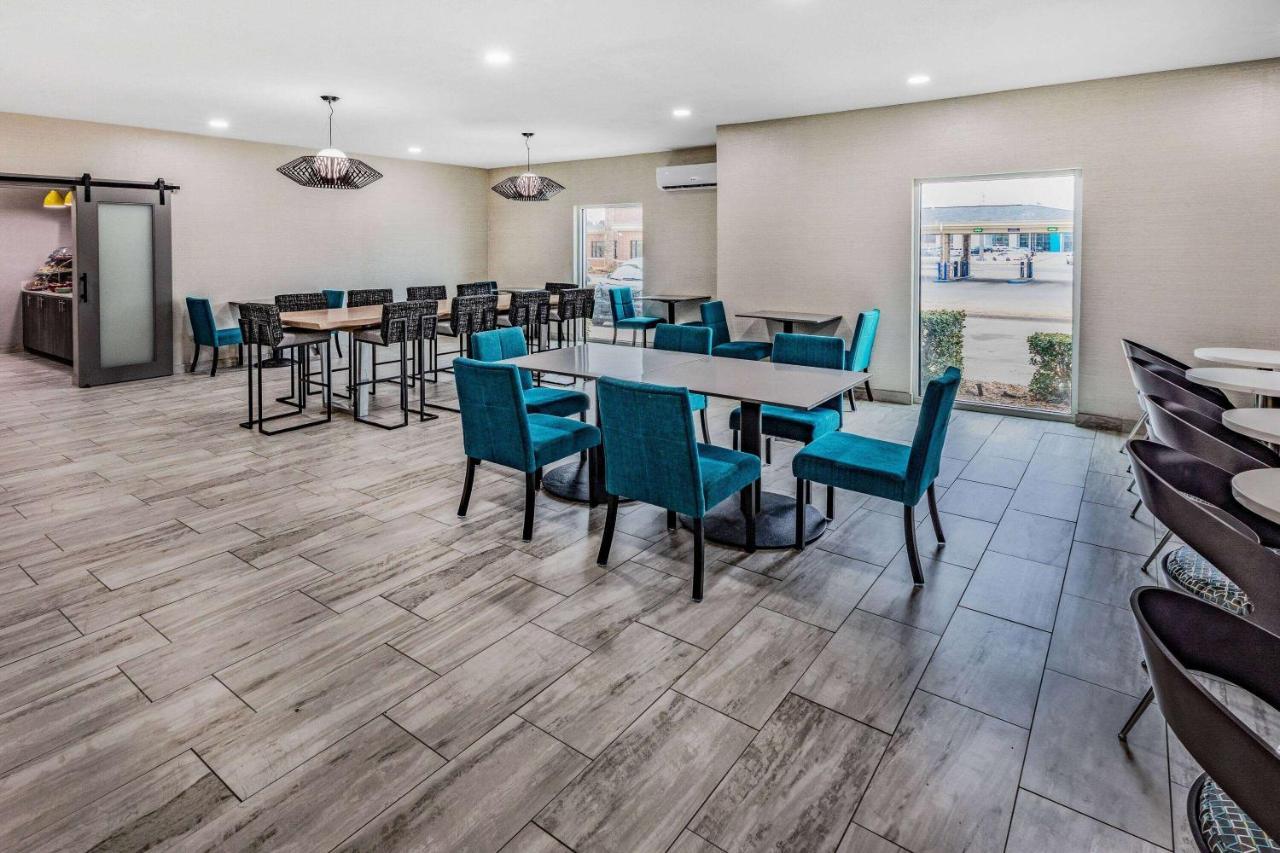 La Quinta Inn & Suites By Wyndham Ardmore Exterior photo